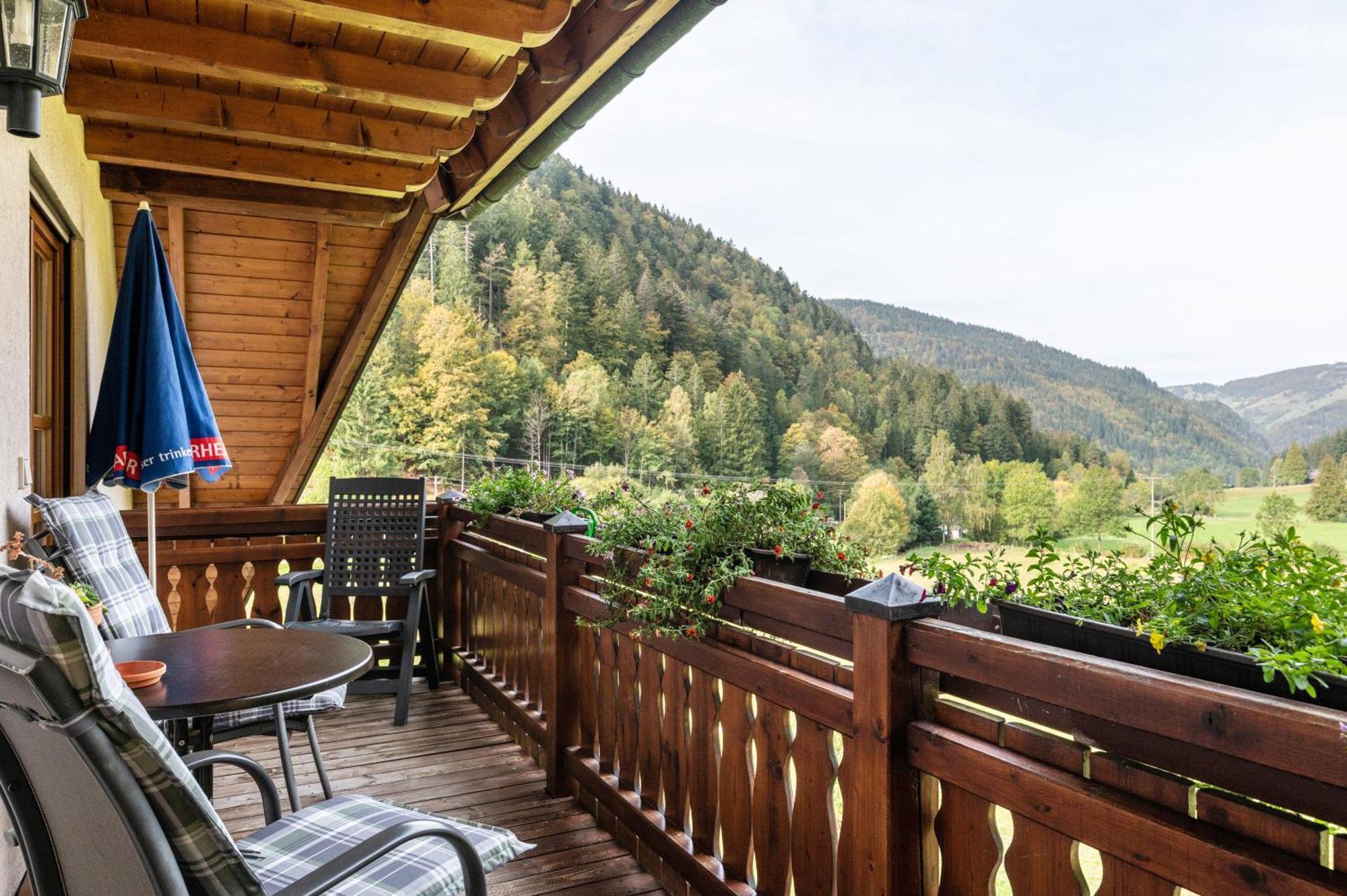 Gasthaus Zur Linde- Napf Oberried (Breisgau) Exterior foto